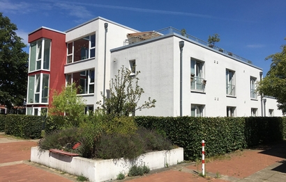 Das Apartmenthaus am Bülmanshof in Bielefeld von Bethel.regional richtet sich an Menschen mit Autismus-Spektrums-Störungen und Erwachsene mit geistigen Behinderungen. Wir bieten eine Schulbegleitung, wie auch freizeit- und tagesgestaltende Angebote.