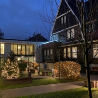 Gebäude von Haus Zeppelinstraße bei Nacht in Herne von Bethel.regional