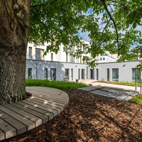Garten vom Haus an der Kirche, Bethel.regional, in dem Menschen mit seelischen Erkrankungen leben