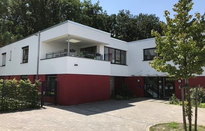 Das Haus Fichtenbusch richtet sich an Kinder Jugendliche und junge Erwachsene und unterstützt ebenfalls Kinder und Jugendliche mit geistigen Behinderungen.